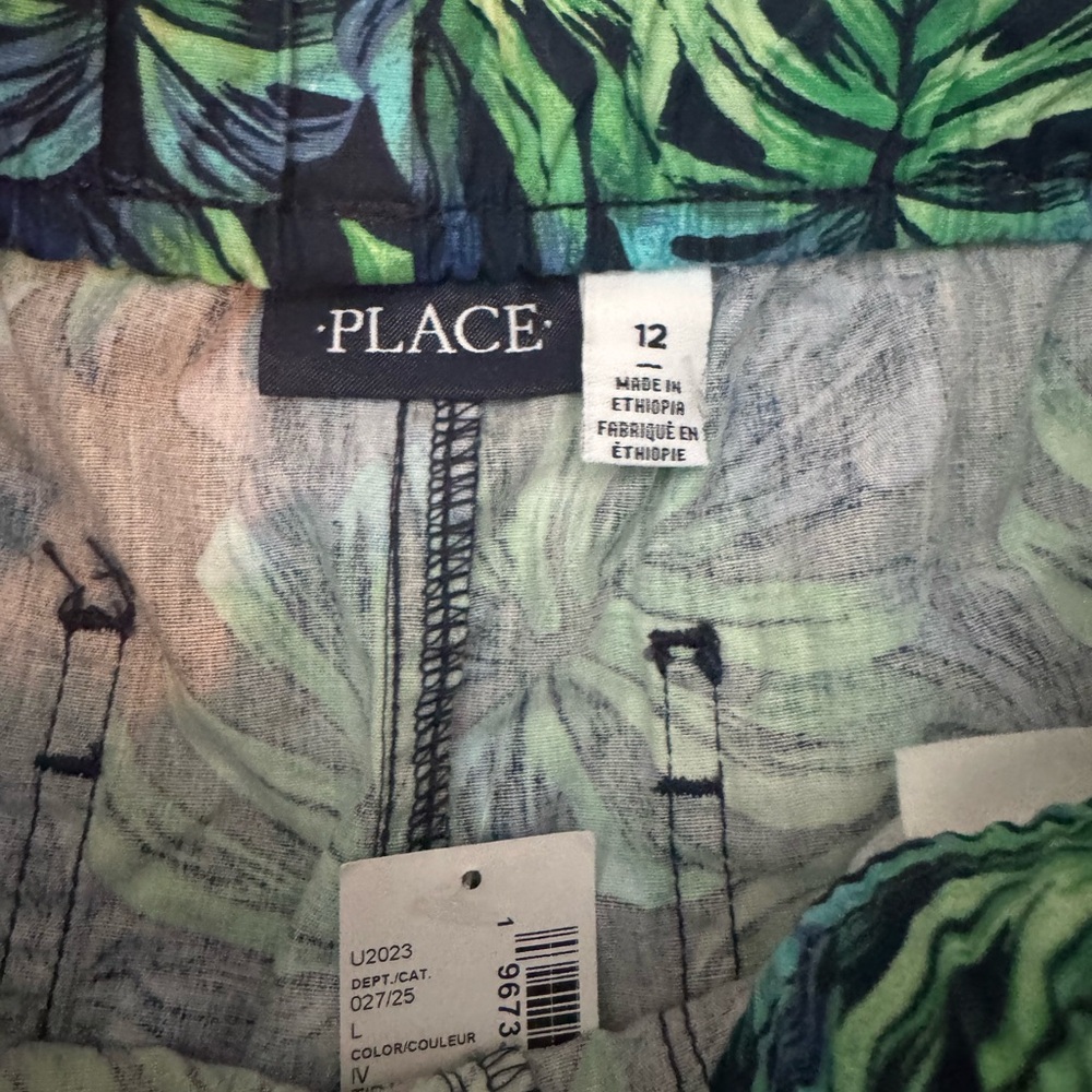 NWT, PLACE The Children’s Place Green and Blue Tropical Leaf Boy Shorts Size 12 - Picture 4 of 12